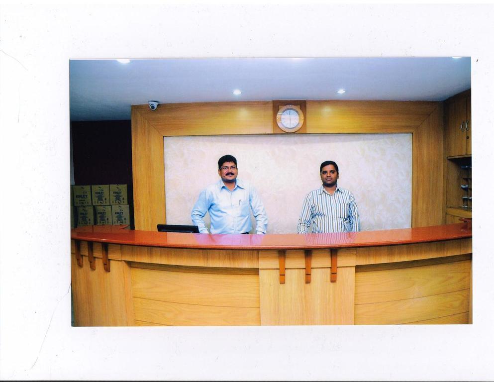 Hotel Padmini Residency Hyderabad Bagian luar foto