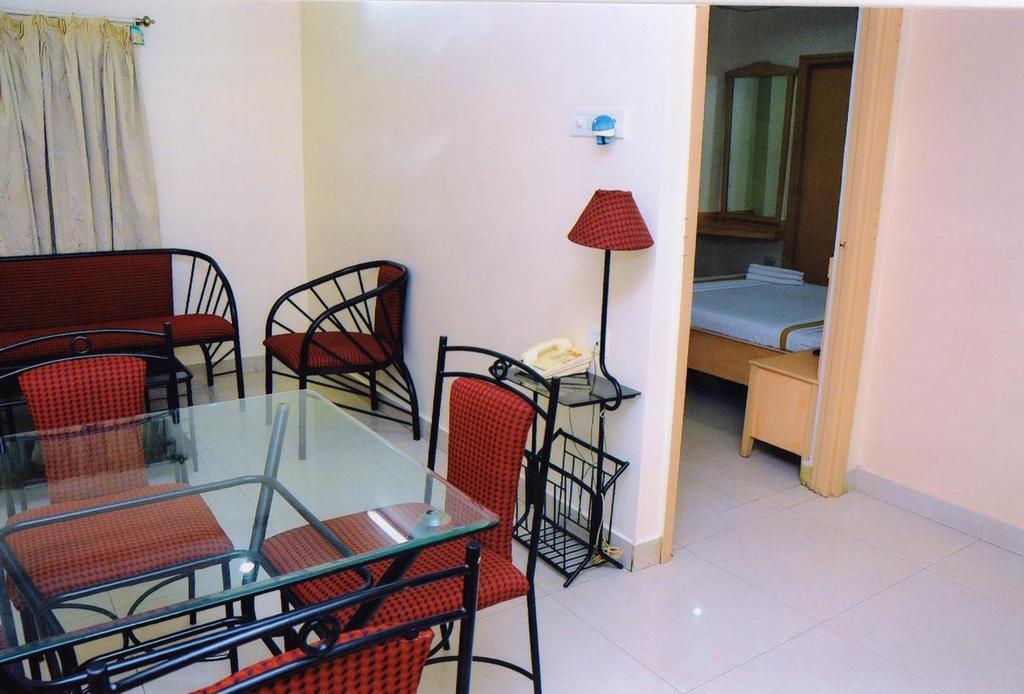 Hotel Padmini Residency Hyderabad Bagian luar foto