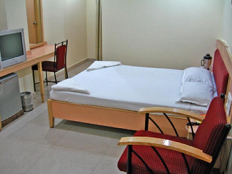 Hotel Padmini Residency Hyderabad Bagian luar foto