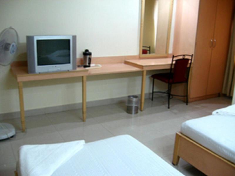 Hotel Padmini Residency Hyderabad Bagian luar foto