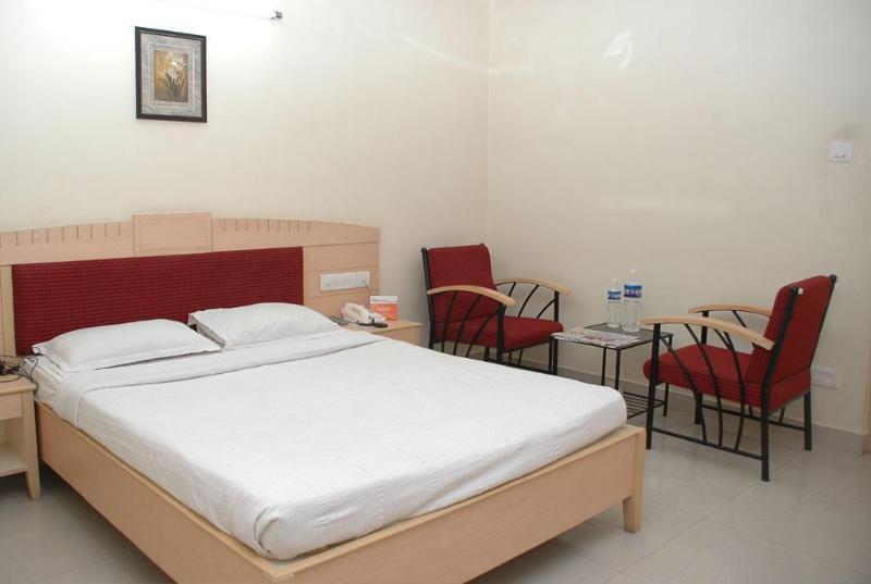 Hotel Padmini Residency Hyderabad Bagian luar foto