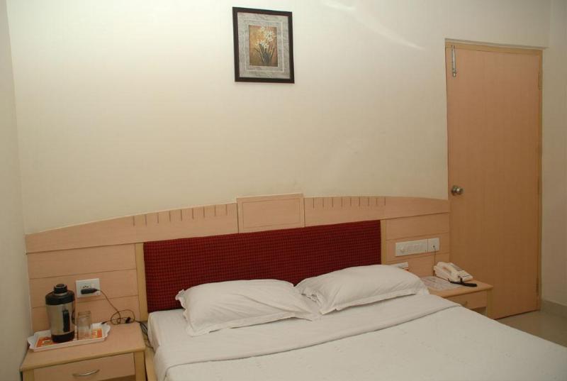 Hotel Padmini Residency Hyderabad Bagian luar foto